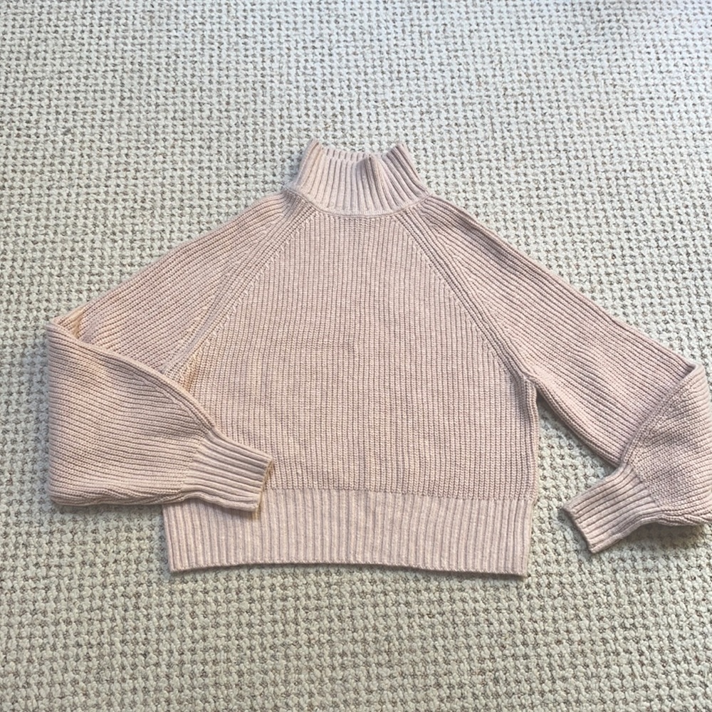 NWT H&M Knit Sweater Neutral Pink Sz Small